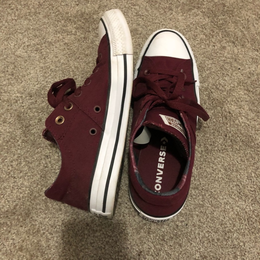 FINAL PRICE🔥Converse Burgundy Sneakers size (8)